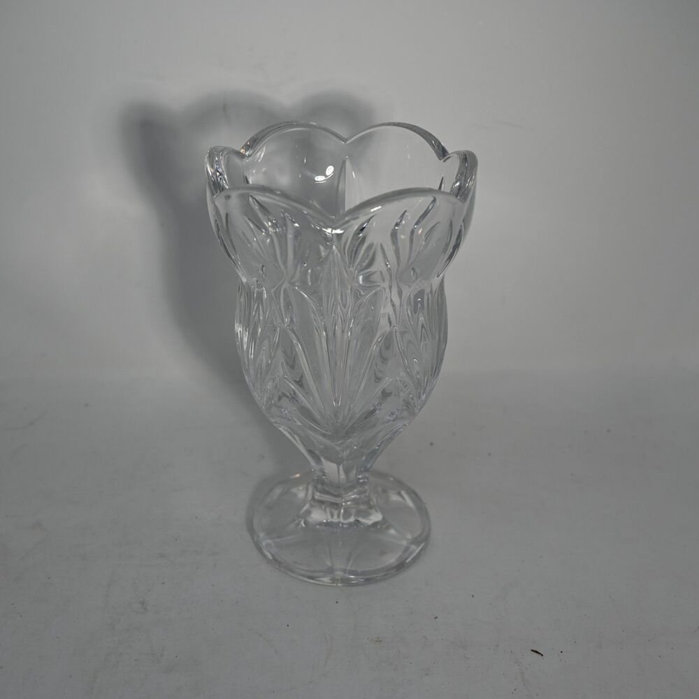 Royal Limited 24% Lead Crystal Tulip Vase Pedestal Scalloped Rim Czech Republic